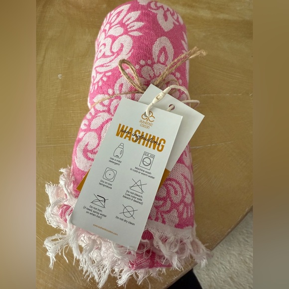 NWT Turkish Beach Towel - Picture 2 of 2